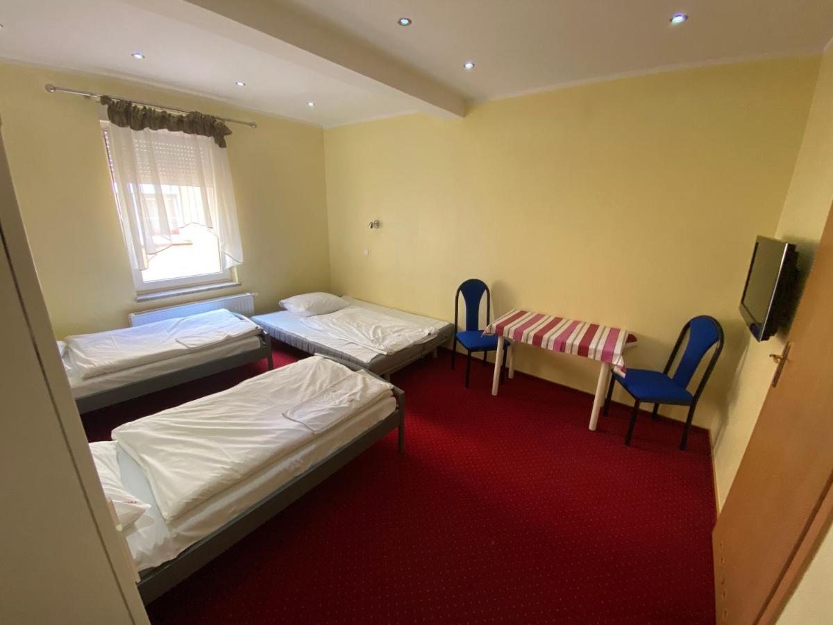 Hotel Tequila Miedzyrzecz Ngoại thất bức ảnh