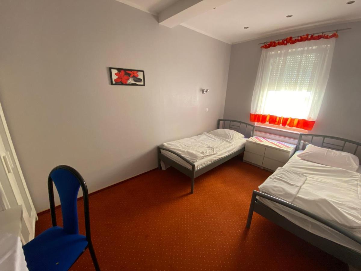 Hotel Tequila Miedzyrzecz Ngoại thất bức ảnh