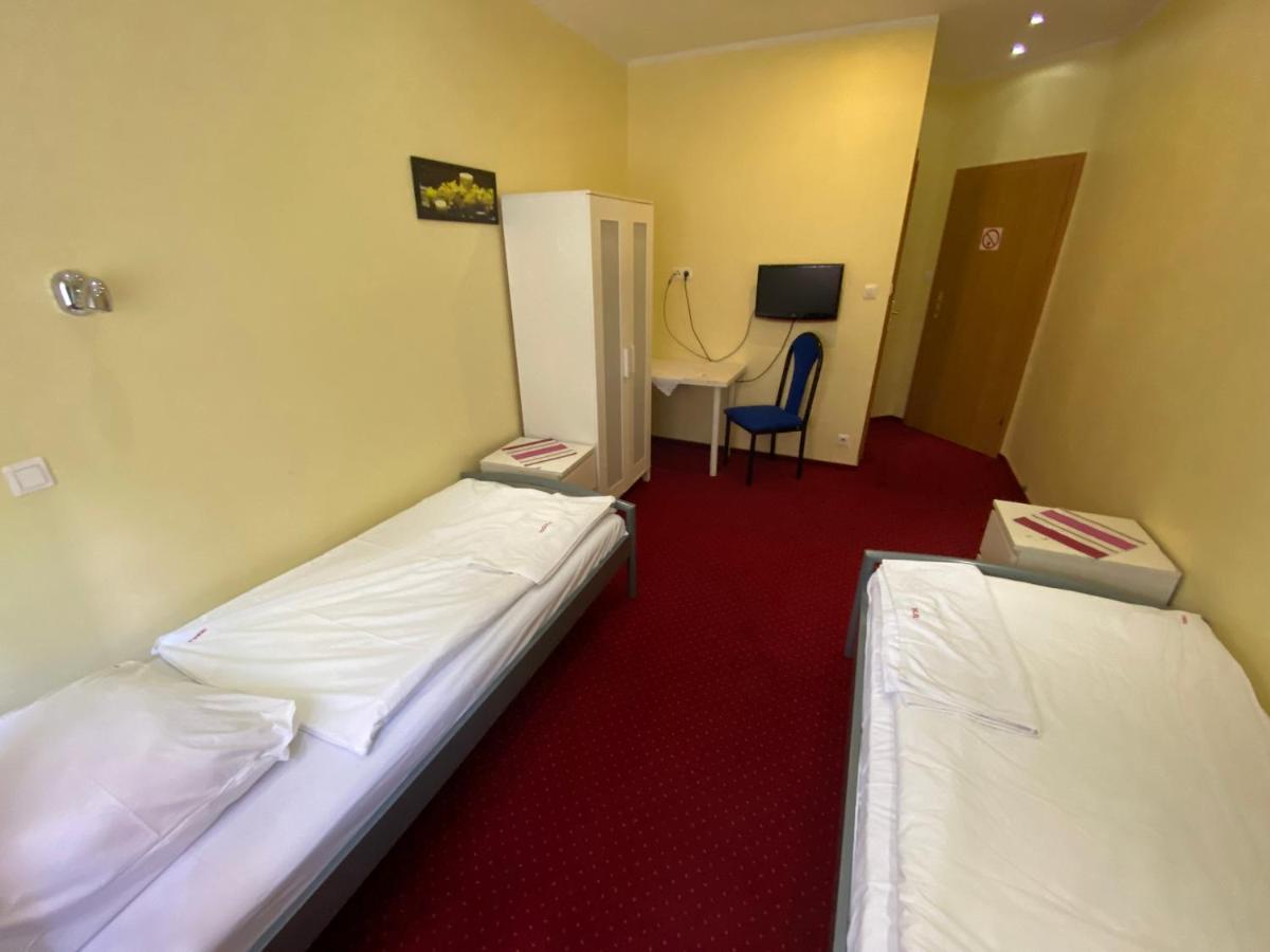 Hotel Tequila Miedzyrzecz Ngoại thất bức ảnh